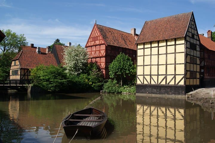 Time travel in Aarhus