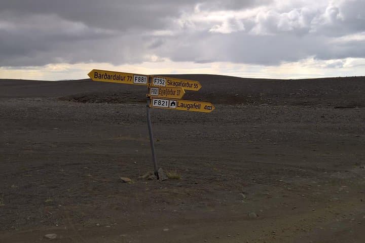 Hot springs and waterfalls, private super jeep tour 3