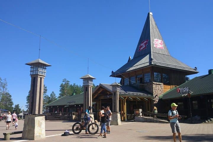 City Sightseeing and Santa Village Guided Tour, Small group 3