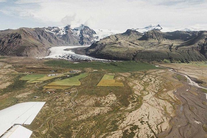 Scenic Airplane flight around Skaftafell National Park
