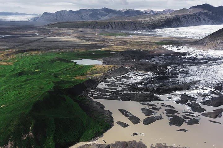 Scenic Airplane flight around Skaftafell National Park 4