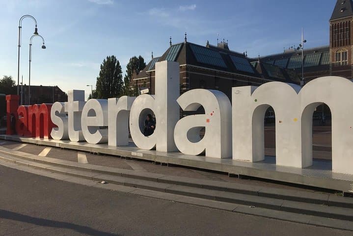 Private transfer from Dusseldorf to Amsterdam or Schiphol Airport 2