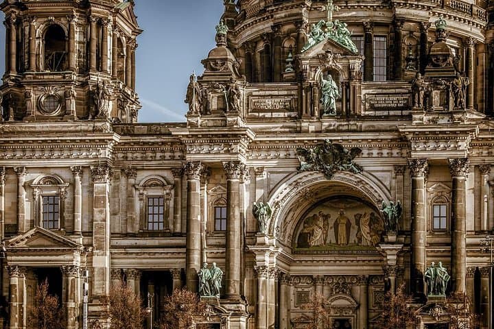 Private Transfer from Nuremberg to Berlin with 2h of Sightseeing 5