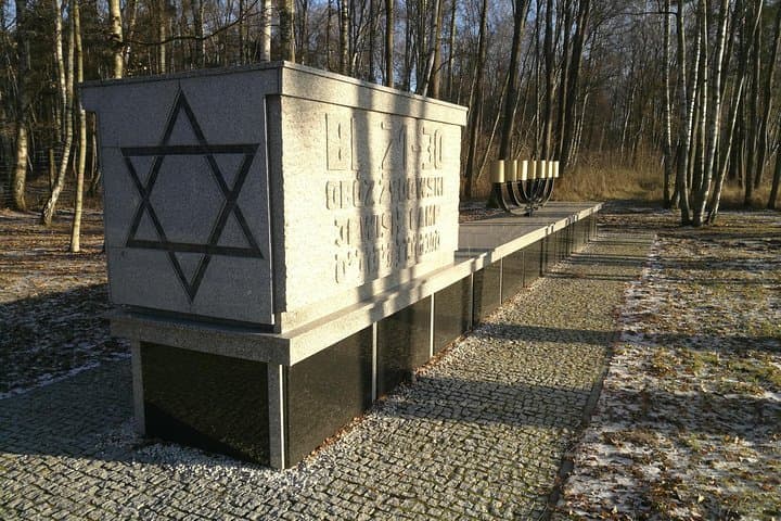 Private WW2 Tour of Westerplatte,Gdansk and Stutthof Including Lunch 5