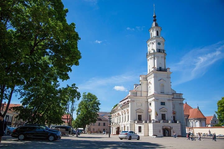 Riga-Vilnius Sightseeing Tour Bus 5