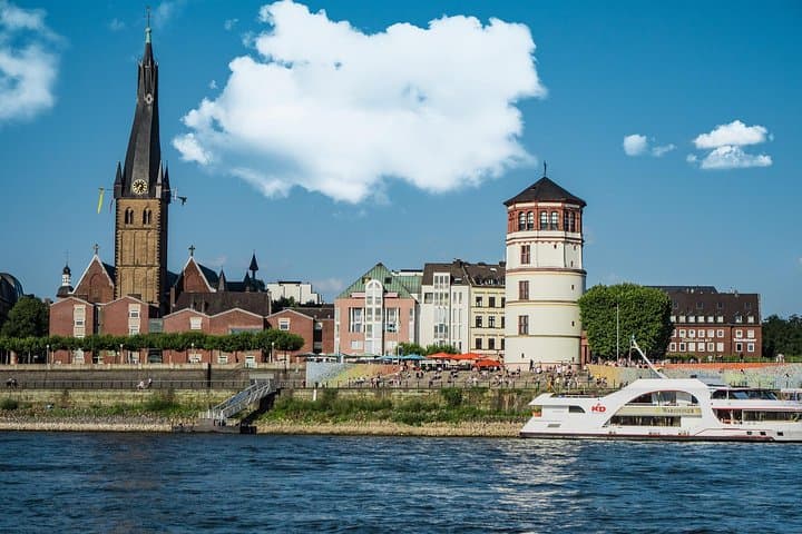 Explore Modern Dusseldorf-Iconic Architecture & Scenic Waterfront 2
