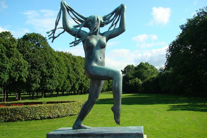 Private 5-hrs Oslo Exclusive Driverguide Luxury Limo/Van-Tour incl Museums 4