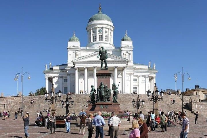 Walking tour with a Wilderness Guide 2