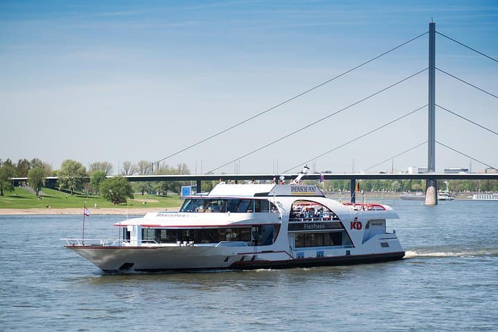 Düsseldorf Sightseeing round-trip Cruise 3