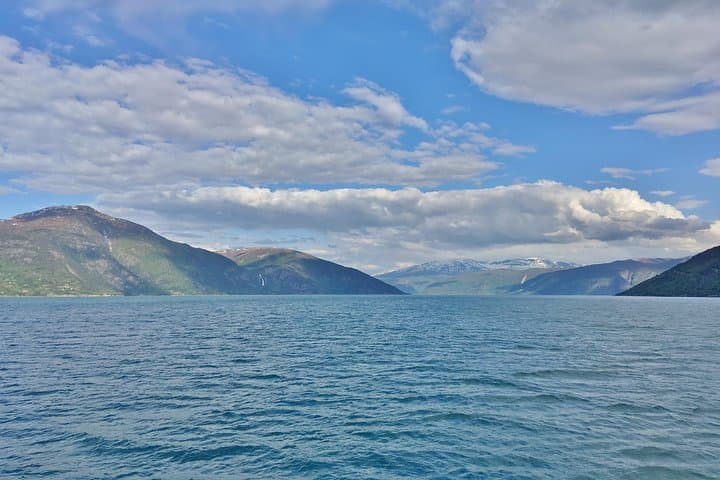 PRIVATE GUIDED TOUR: King of the Fjords – round trip to the Sognefjord, 11 hours 3