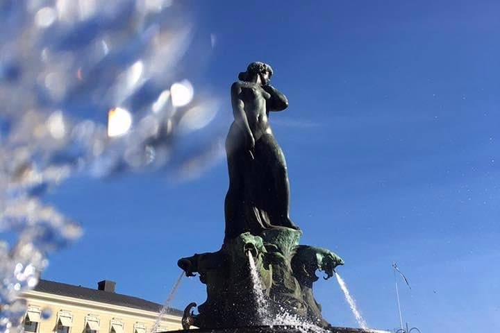 Private Helsinki Sightseeing walking + Car 2