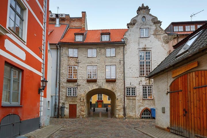 Honest tour of Riga with the best private guide in town 3