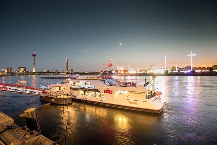 Düsseldorf 2-Hour Evening Cruise 3
