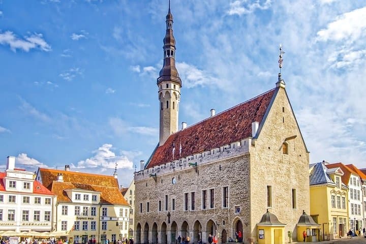 Explore Tallinn in 60 minutes with a Local 4