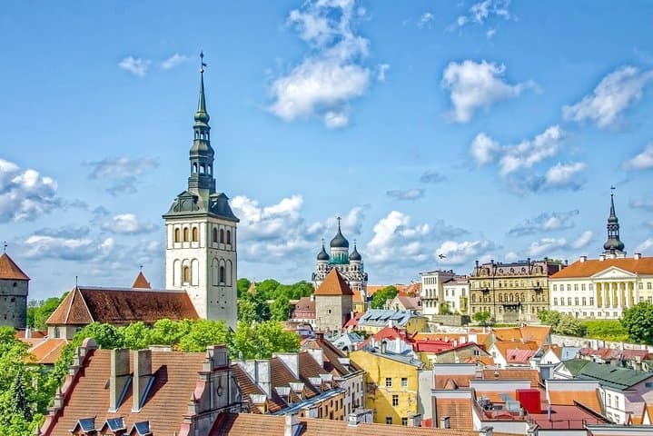 Explore Tallinn in 60 minutes with a Local 5