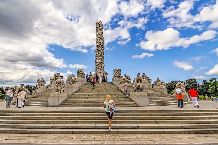 Visit the Instaworthy Spots of Oslo's Vigeland Park with a Local 2