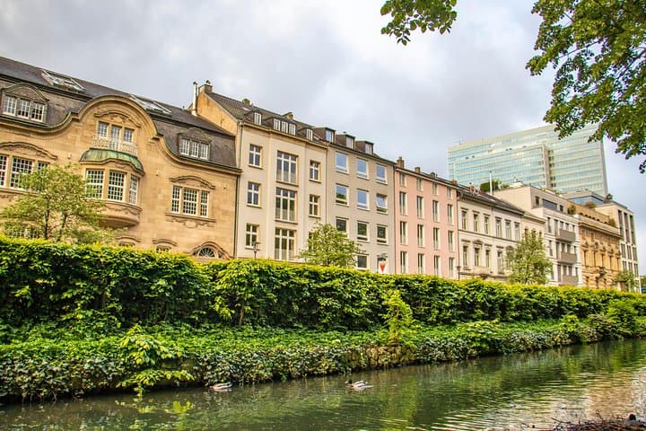 Explore Dusseldorf in 60 minutes with a Local 3
