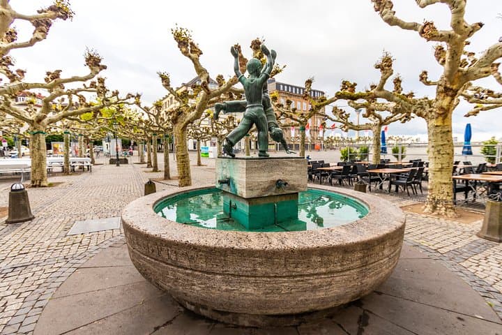 Explore Dusseldorf’s Art and Culture with a Local 2