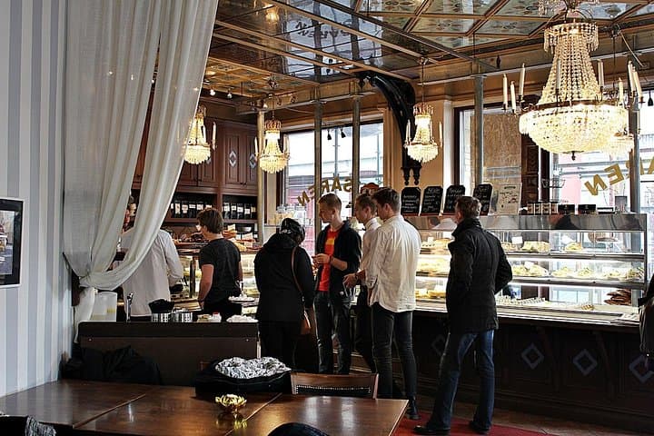 Haga Sightseeing Tour