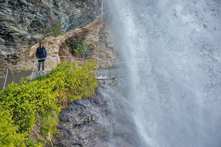AMAZING HARDANGER FJORD: Private guided round trip from Bergen, 10 hours 5