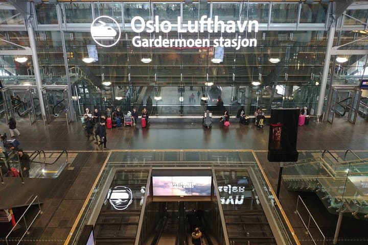 Private Transfer from Oslo City Centre to Oslo Airport 4