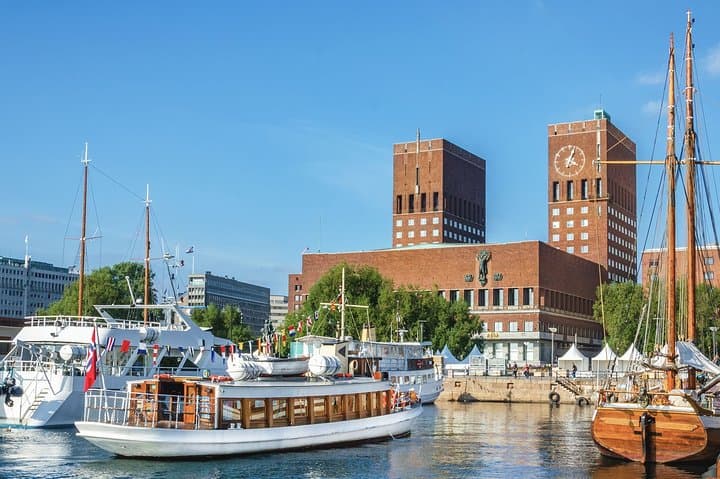 Airport Transfer: Oslo Airport OSL to Oslo City by Business Car 5