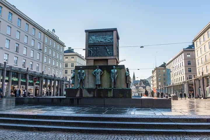 Bergen Private Walking Tour With A Professional Guide 2