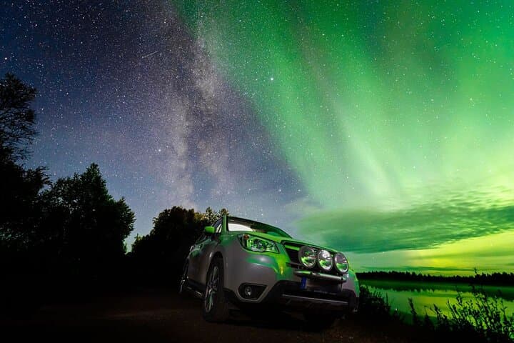 Experience the majestic Auroras Kiruna-Abisko & lodge dinner 4