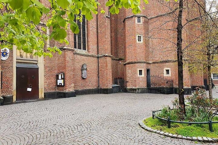 Private audio book city rally in Düsseldorf’s old town 5