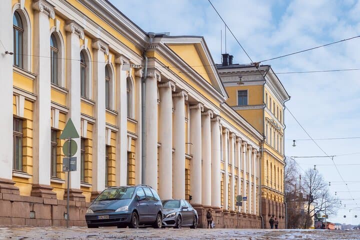 Helsinki private tour with a city planner 5