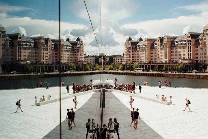Oslo: Get Private City Tour with Guide & Driver by Luxury Minivan 4