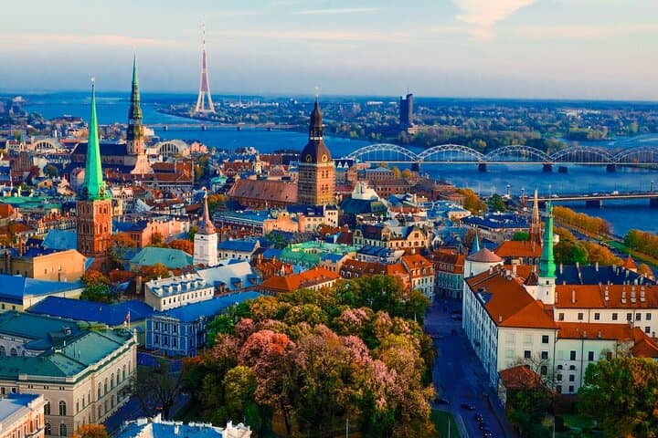 Riga to Tallinn - Sightseeing transfer 4