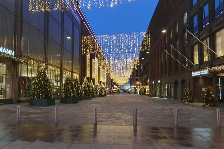 Helsinki Highlights: walking tour with local guide 3
