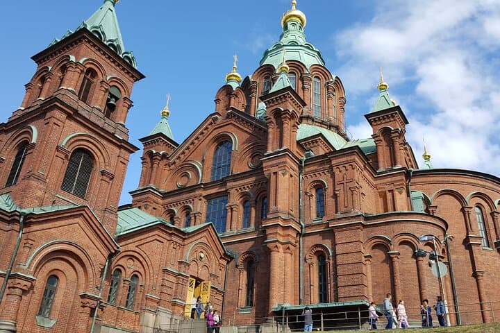 Helsinki Highlights: walking tour with local guide 5