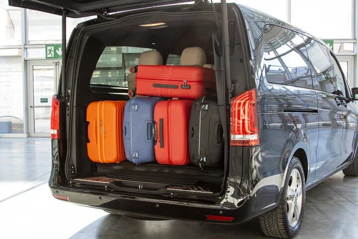 Minivan Departure Transfer Helsinki City to Helsinki Airport HEL 3