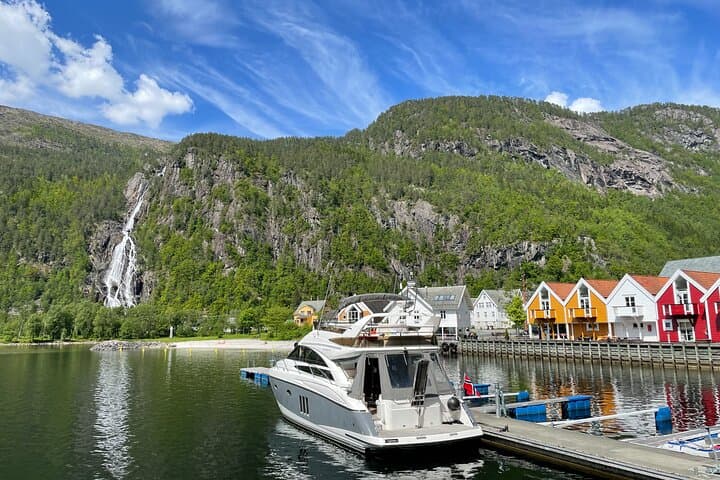 Private yacht Fjord and waterfalls cruise to Modal / Mostraumen 2
