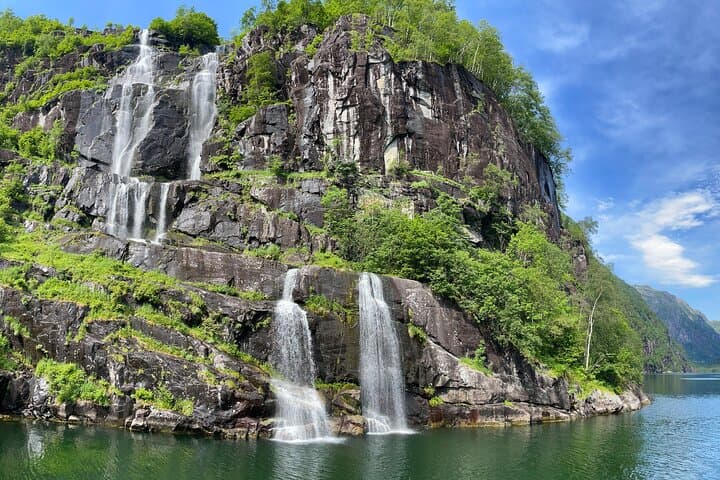 Bergen to Hardangerfjord VIP car + private yacht Fjord cruise 2