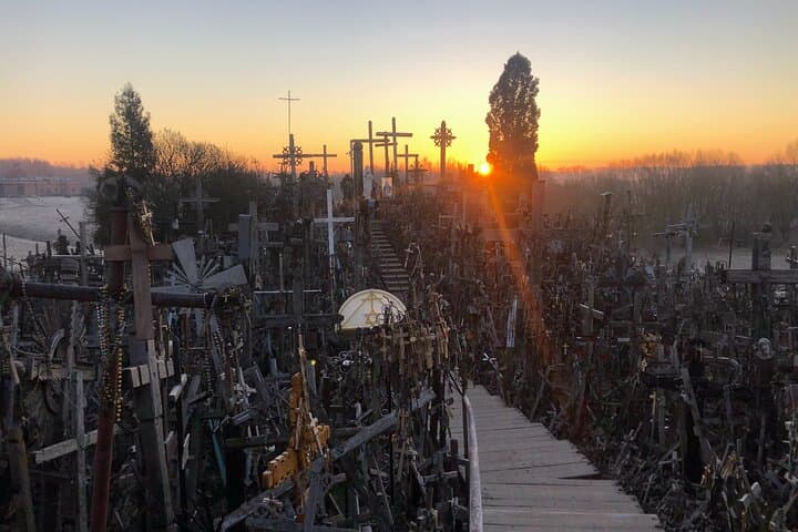 Sunrise at the Hill of Crosses - 2 countries in 1 day 3
