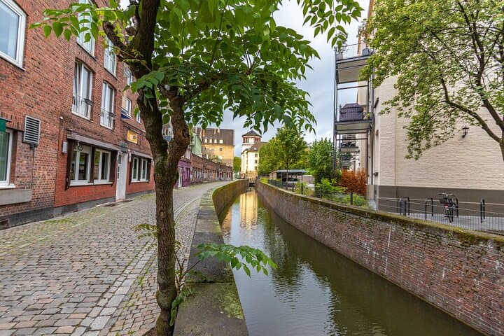 Explore Dusseldorf in 60 minutes with a Local 5