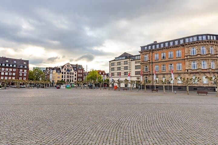 Discover Dusseldorf’s most Photogenic Spots with a Local 5