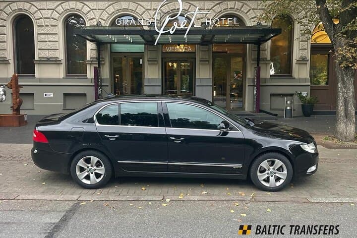 Private Transfer from Hotel to Riga Airport with English speaking driver 4