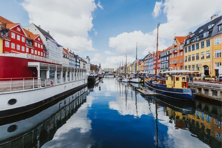 Exclusive Guided & Customized Private Oslo City Tour in Limo 2
