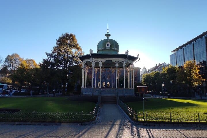 Private Tour in Bergen with Professional Guides 2