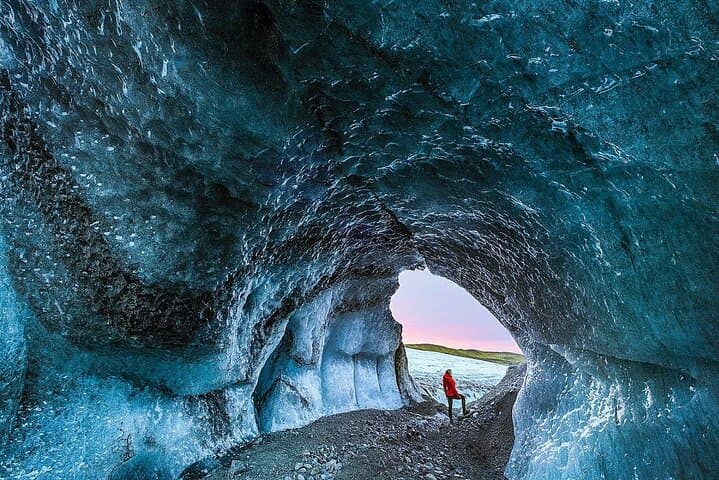 2 Day Winter Tour to Iceland's South Coast and Diamond Beach 2