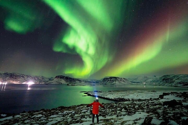 Private Aurora Hunt in Iceland with Professional Photos 2