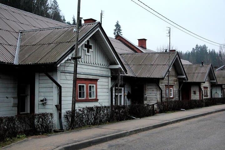 Day trip to Gauja National Park: animals, castles and a cave 4