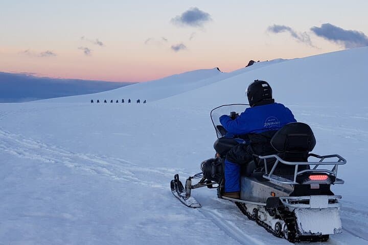 Snowmobile tour on Vatnajökull 4
