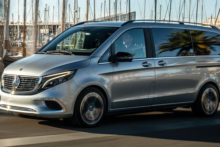 Arrival Private Transfer from Bergen Airport BGO to Bergen by luxury minivan 5