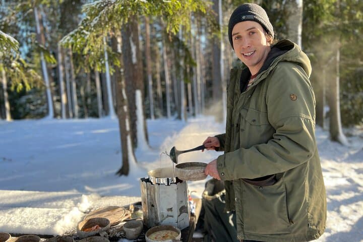 Winter Wonderland Hike in a National Park 4