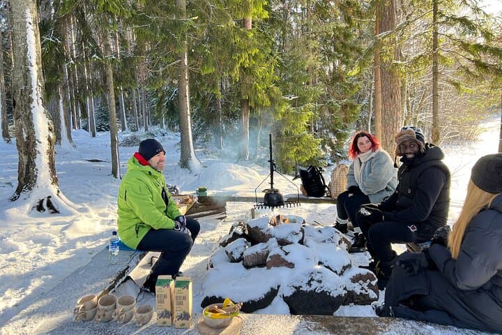 Winter Wonderland Hike in a National Park 5